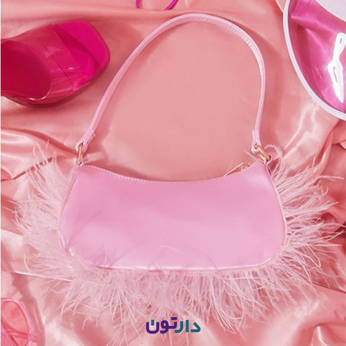 کیف دوشی زنانه مجلسی صورتی برند prettylittlething مدل CNE2480